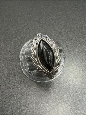 Vintage Avon Shadowplay Silver and Black Women's Ring. #413R